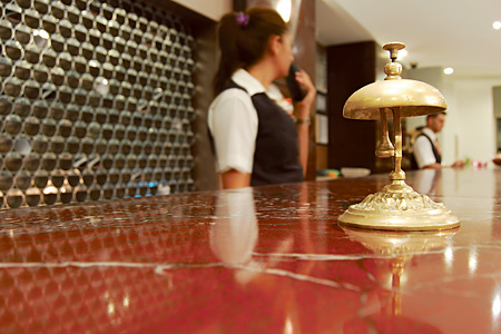 hotel_rezeption_iStock