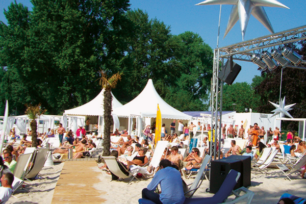 Koeln-Bonn-KM689-Cologne-Beach-Club